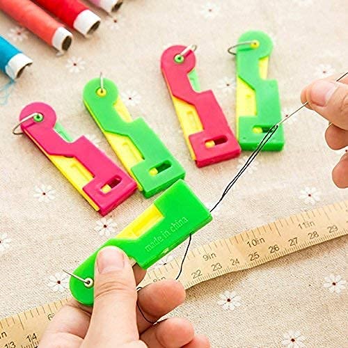 Giftock Pack 03 Pcs Automatic Needle Threader Thread Guide Elderly Use Needle Device, Multicolor