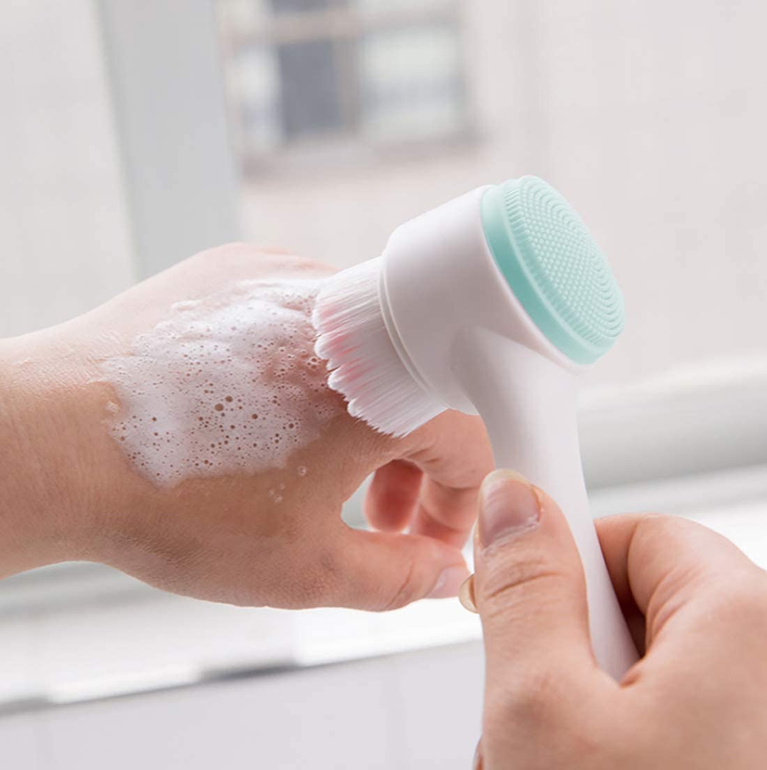 Giftock Manual Facial Cleansing, Double Side Skin Care Facial Cleaning Brush, Silicone Facial Scrubber Manual Dual Face Wash Brush for Deep Pore Exfoliation Makeup Massaging (1 Pcs)