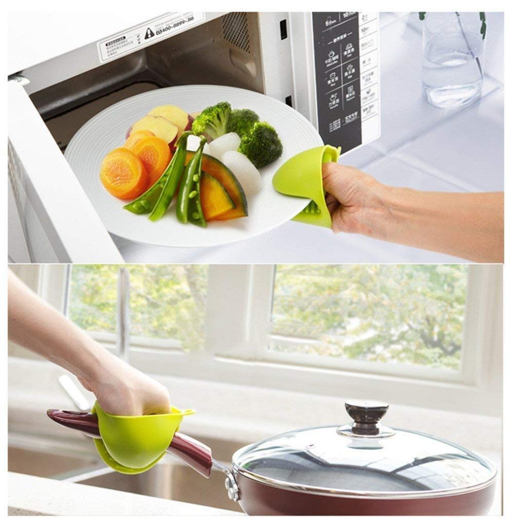 Giftock Set of 2 Silicone Microwave Oven Heat Resistant Pinch Grip Mitten Oven Mitt Gripper Grip (Multi Color)