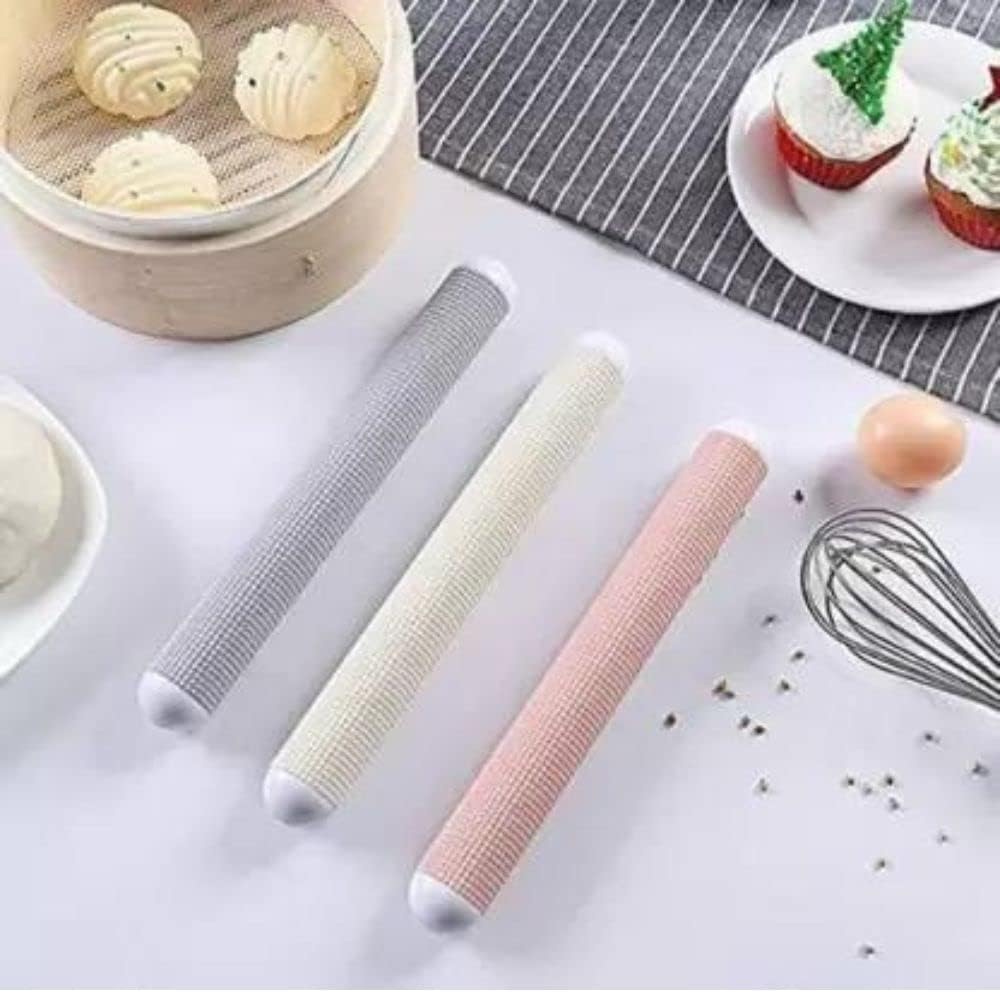 Giftock Kitchen Plastic Rolling Pin Dough Roller Household Non-Stick Exhaust Rolling Pin Smooth and Beautiful Embossed Design for Home for Kitchen (1Pcs) (Multicolor)