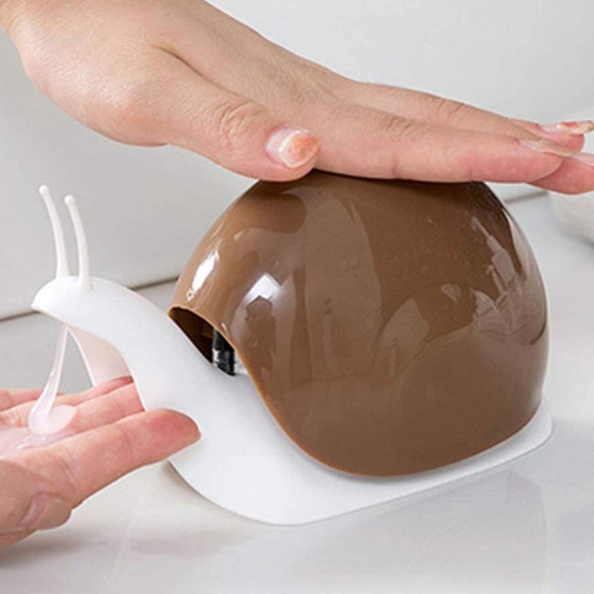 Giftock Plastic Snail-Shape Liquid Soap Dispenser Portable Snail Shape Liquid Soap Dispenser Hand Wash Dispenser Pump Push Type Good Looking Shampoo Dispenser For Hotel Kitchen Bathroom 120Ml