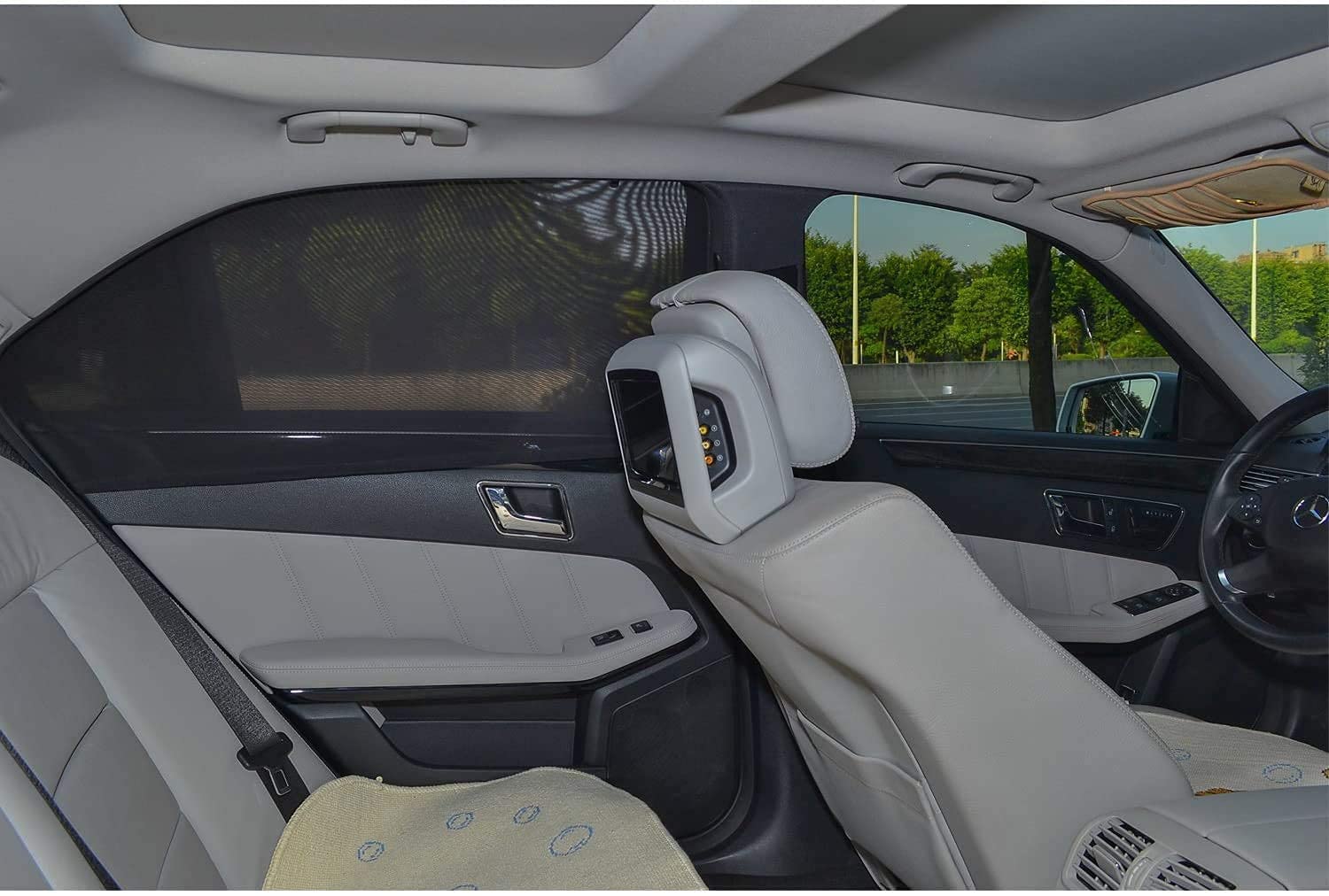 Giftock Set of 4 CAR Glass Window Cover for Sun
