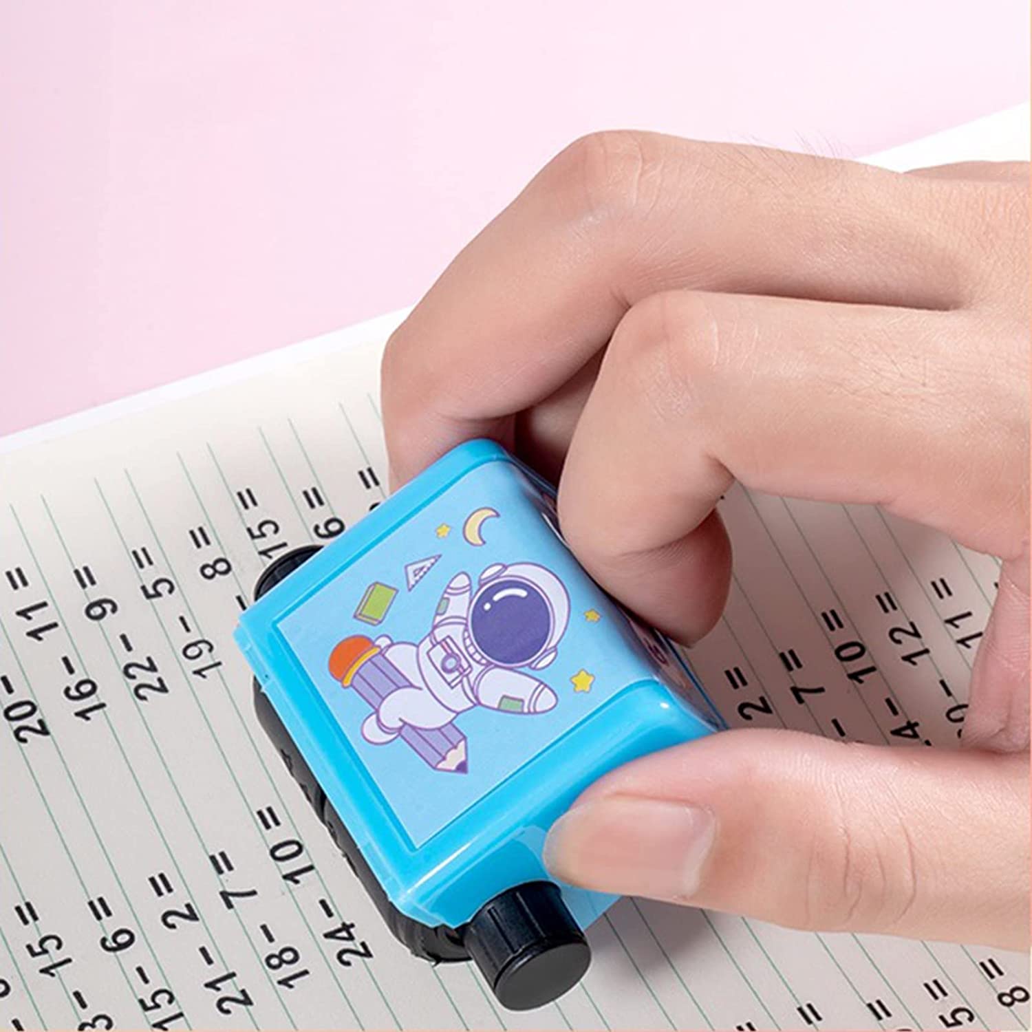 Giftock Digital Teaching Roller Stamp Plastic Number Rolling Stamp Addition Subtraction Math Exercises Toy for Kids Preschool Home School Supplies (Multi-Color)