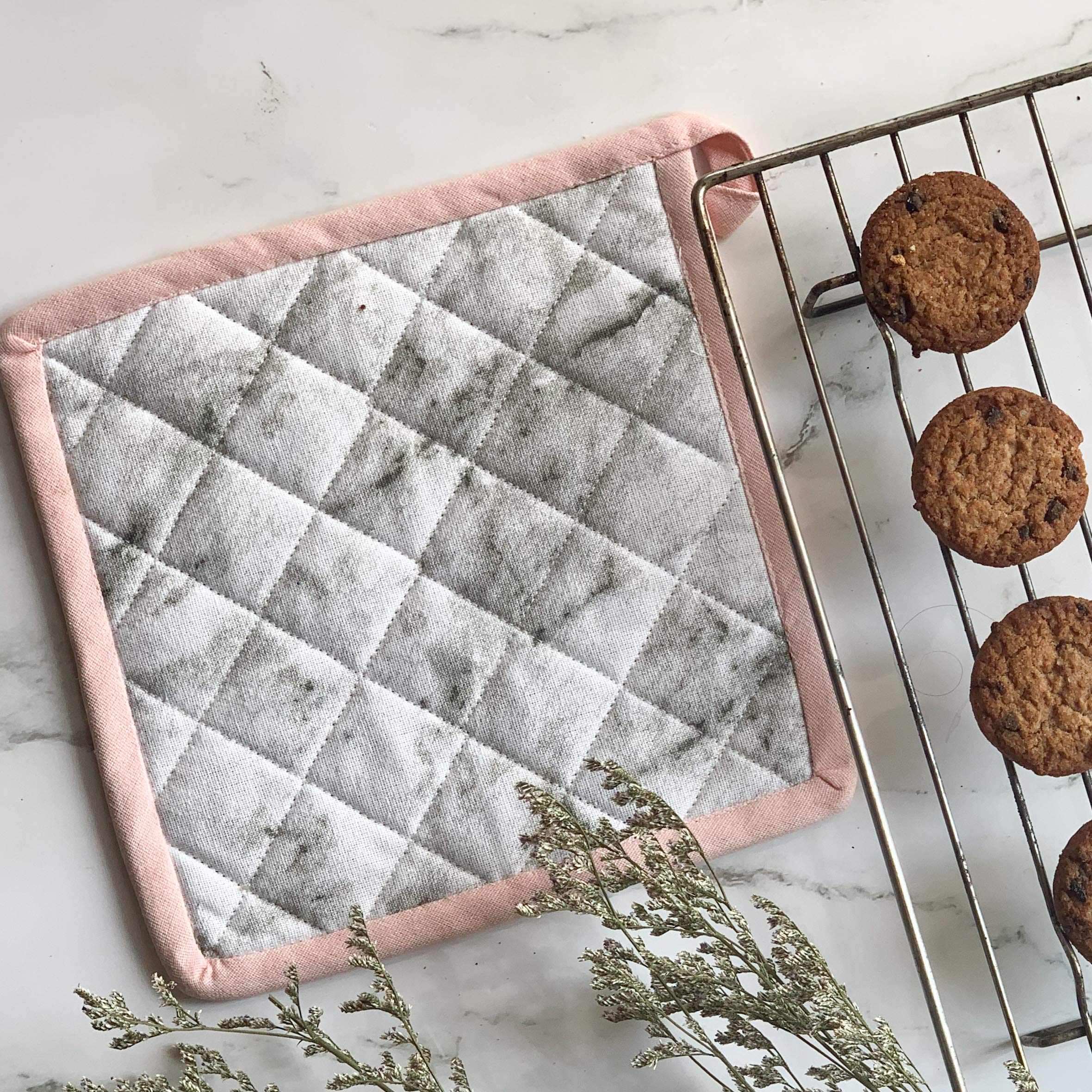 Giftock Printed Cotton Oven Mitten with Pot Holder (Multi)