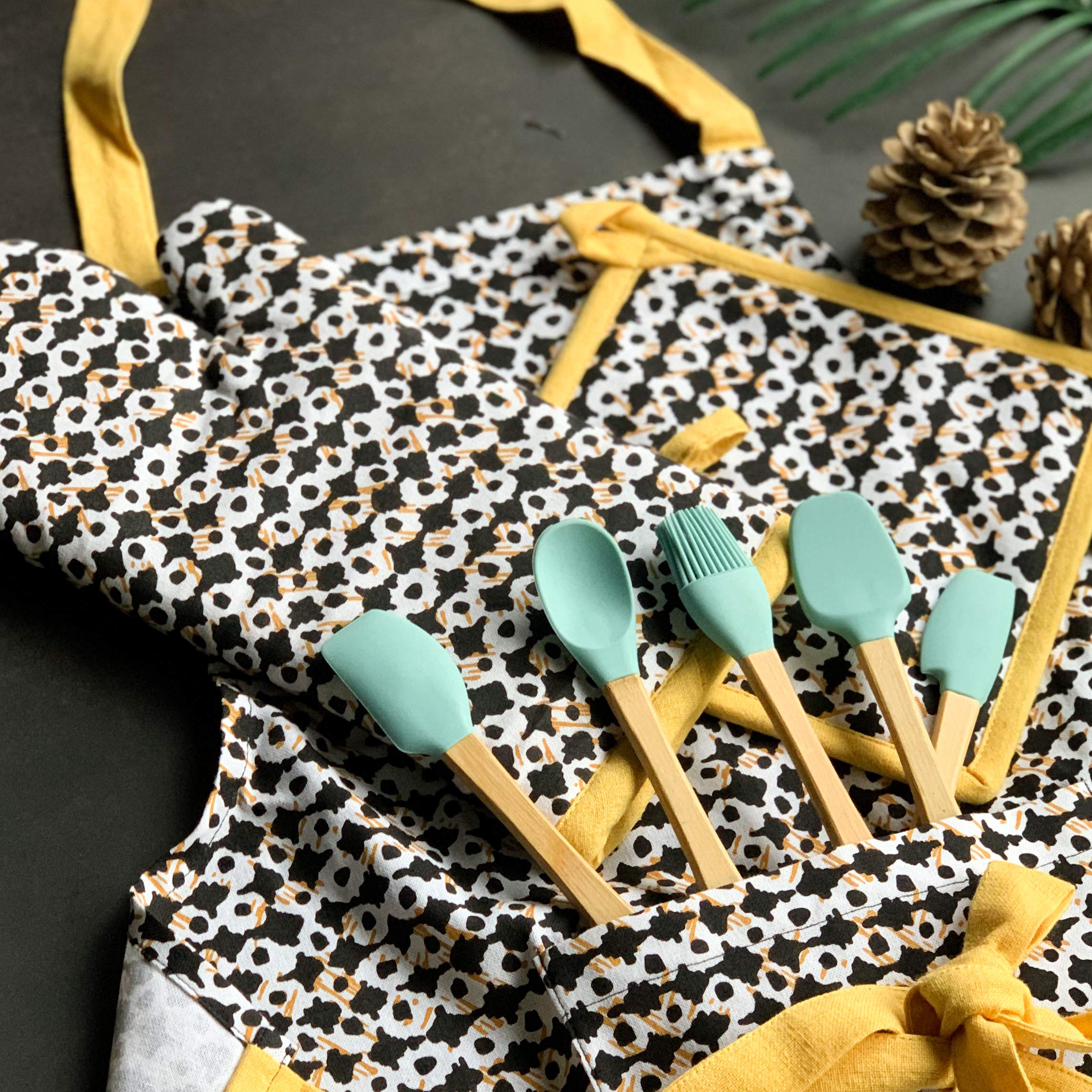 Giftock Printed Cotton Oven Mitten with Pot Holder (Multi)
