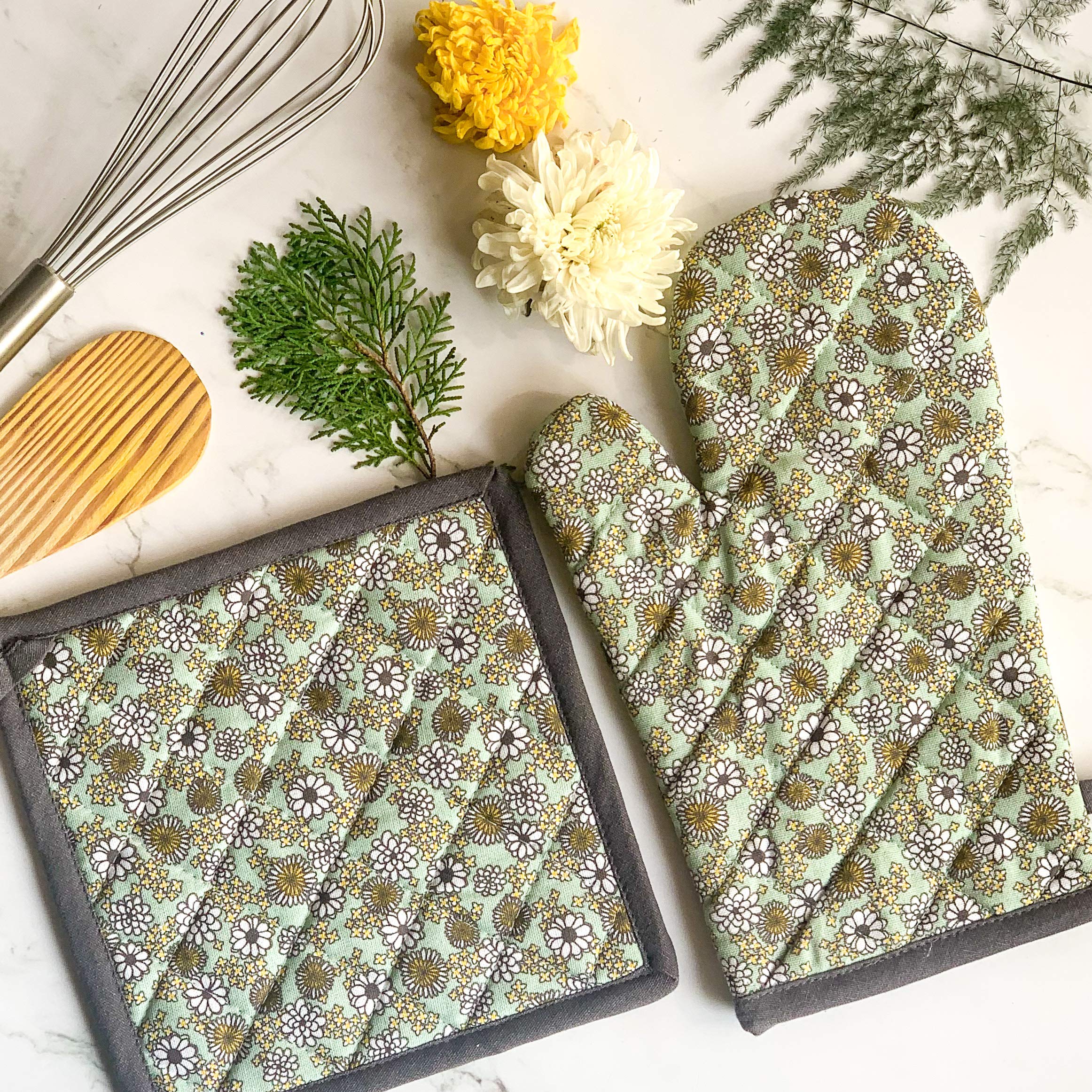 Giftock Printed Cotton Oven Mitten with Pot Holder (Multi)